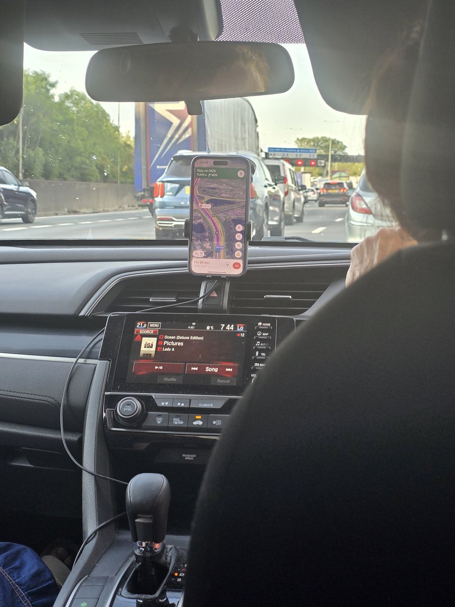 I hate the M25, but at least I'm not driving 😉