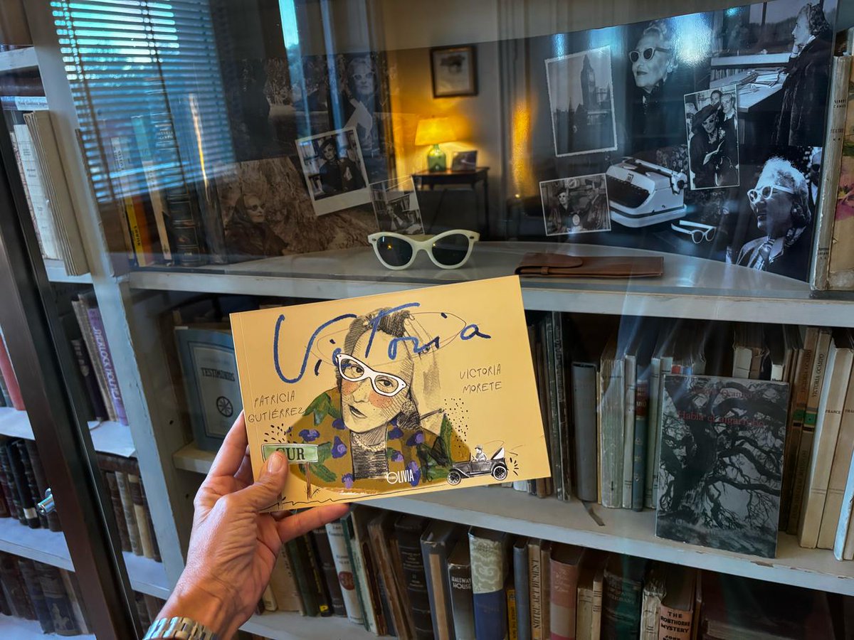 VICTORIAMORETE's tweet image. Hoy presentamos &quot;Victoria&quot;, un libro que hicimos junto a @PatoGutierrez73 del cual estoy absolutamente orgullosa. Brindo a la distancia celebrando a  nuestro gran faro, Victoria Ocampo 🍷