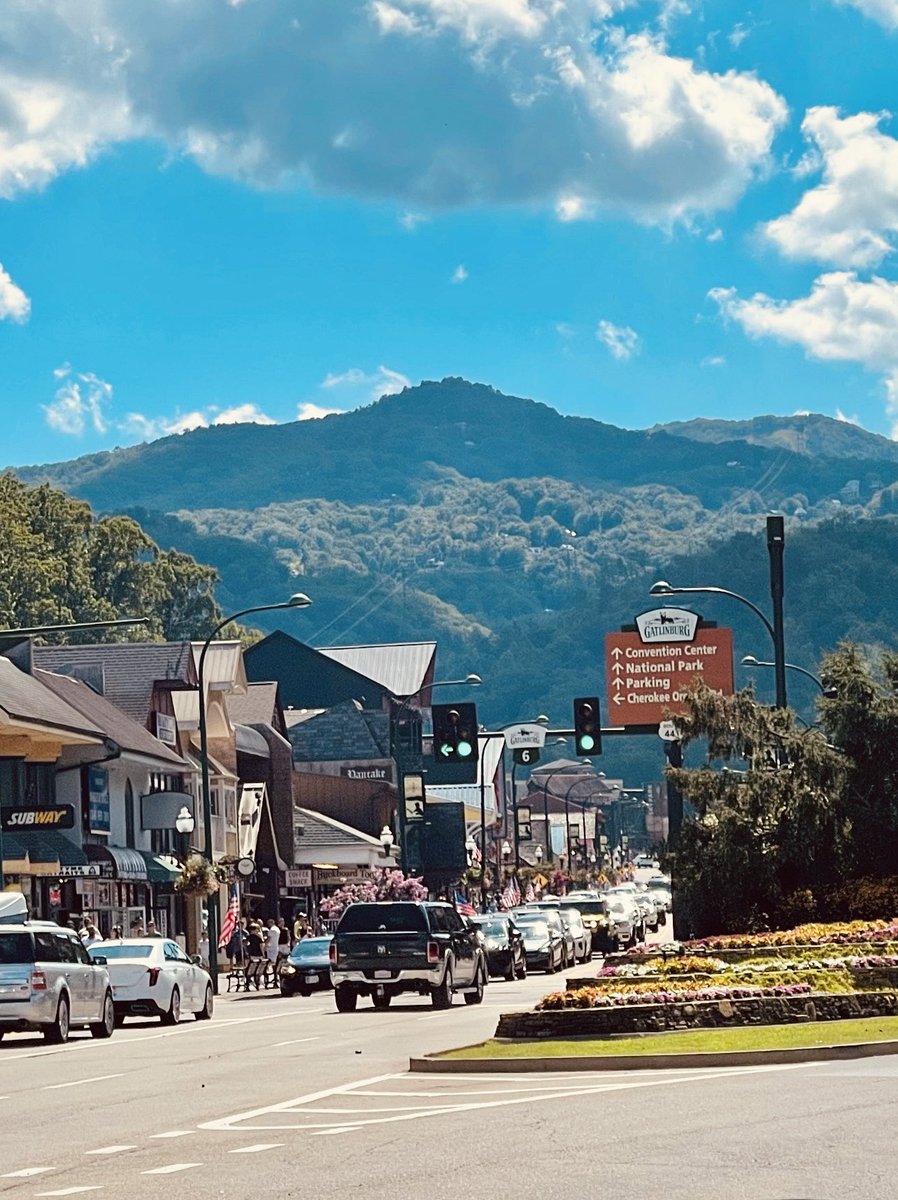 CoachMcHam1's tweet image. The Burg!
#vacay #Mountainlife