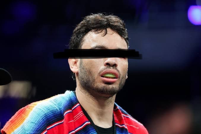 Canal 13 Puebla (@canal13puebla) on Twitter photo #13Deportes 🚨 ¡ÚLTIMO MOMENTO!
Es detenido el boxeador mexicano Julio César Chavez Jr.
ICE lo acusa de nexos con el cártel de Sinaloa, su estatus es de indocumentado y será deportado a México para una orden a arresto vigente.
<a href="/KarlitaLepe/">Karla Lepe</a> #13Deportes 🚨 ¡ÚLTIMO MOMENTO!
Es detenido el boxeador mexicano Julio César Chavez Jr.
ICE lo acusa de nexos con el cártel de Sinaloa, su estatus es de indocumentado y será deportado a México para una orden a arresto vigente.
<a href="/KarlitaLepe/">Karla Lepe</a>