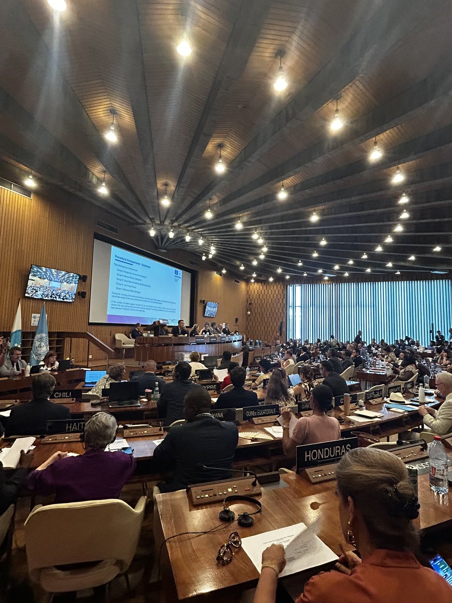 Durante la 33 Asamblea de la Comisión Oceanográfica  Intergubernamental (COI) de UNESCO, el Director del Servicio Hidrográfico y Oceanográfico de la Armada (SHOA), Capitán de Navío Carlos Zúñiga fue electo vicepresidente de la COI para el período 2025-2027.