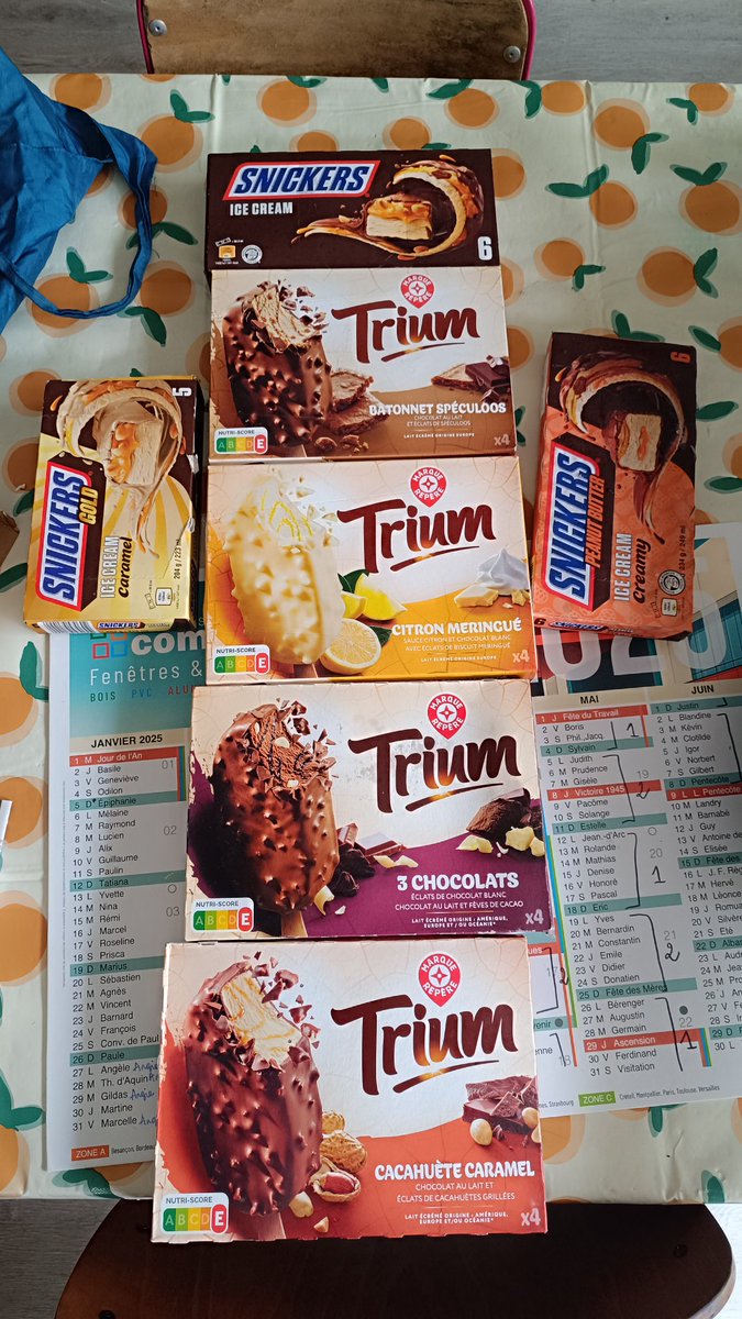 J'me demande s'il y a assez de boissons et de glaces pour la Girls Night de demain soir 🙄🙄