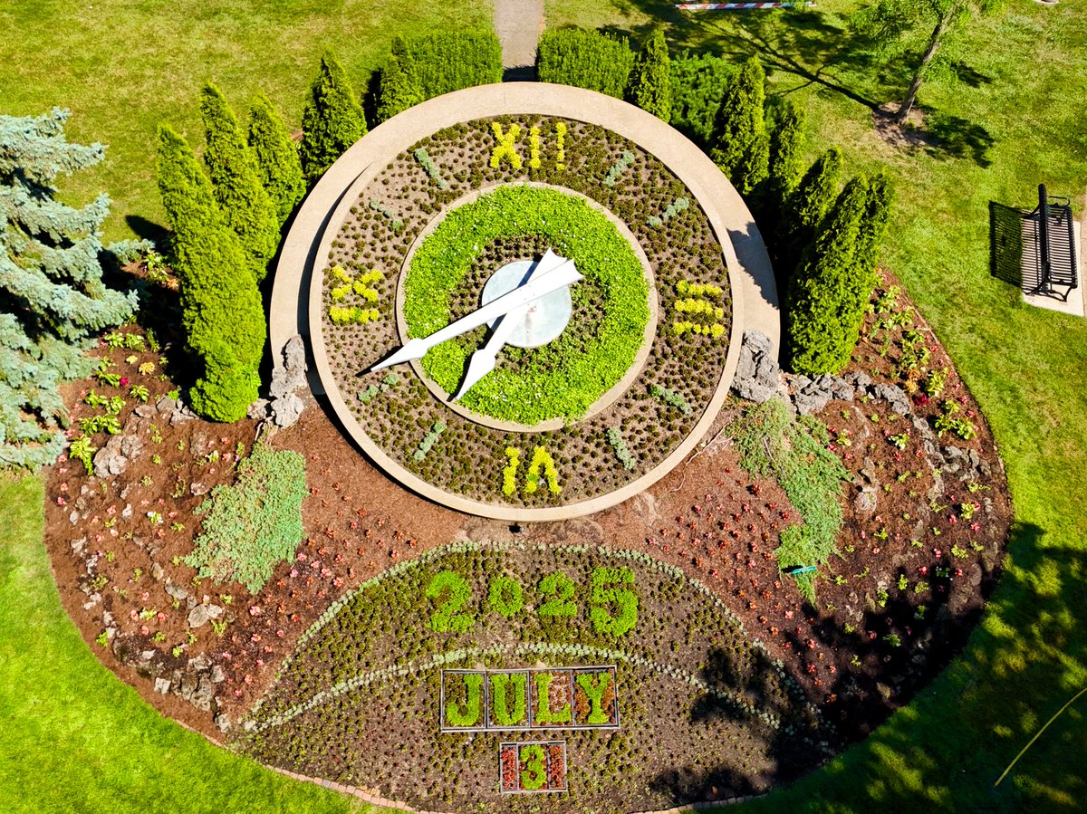 cityofsandusky's tweet image. Washington Park is all primed and ready for tomorrow's Fourth of July Stars & Stripes Celebration!
Washington Park has been a downtown gem for generations, and thanks to our Greenhouse team, it’s just as beautiful today as ever. #SanduskyOhio #WashingtonPark