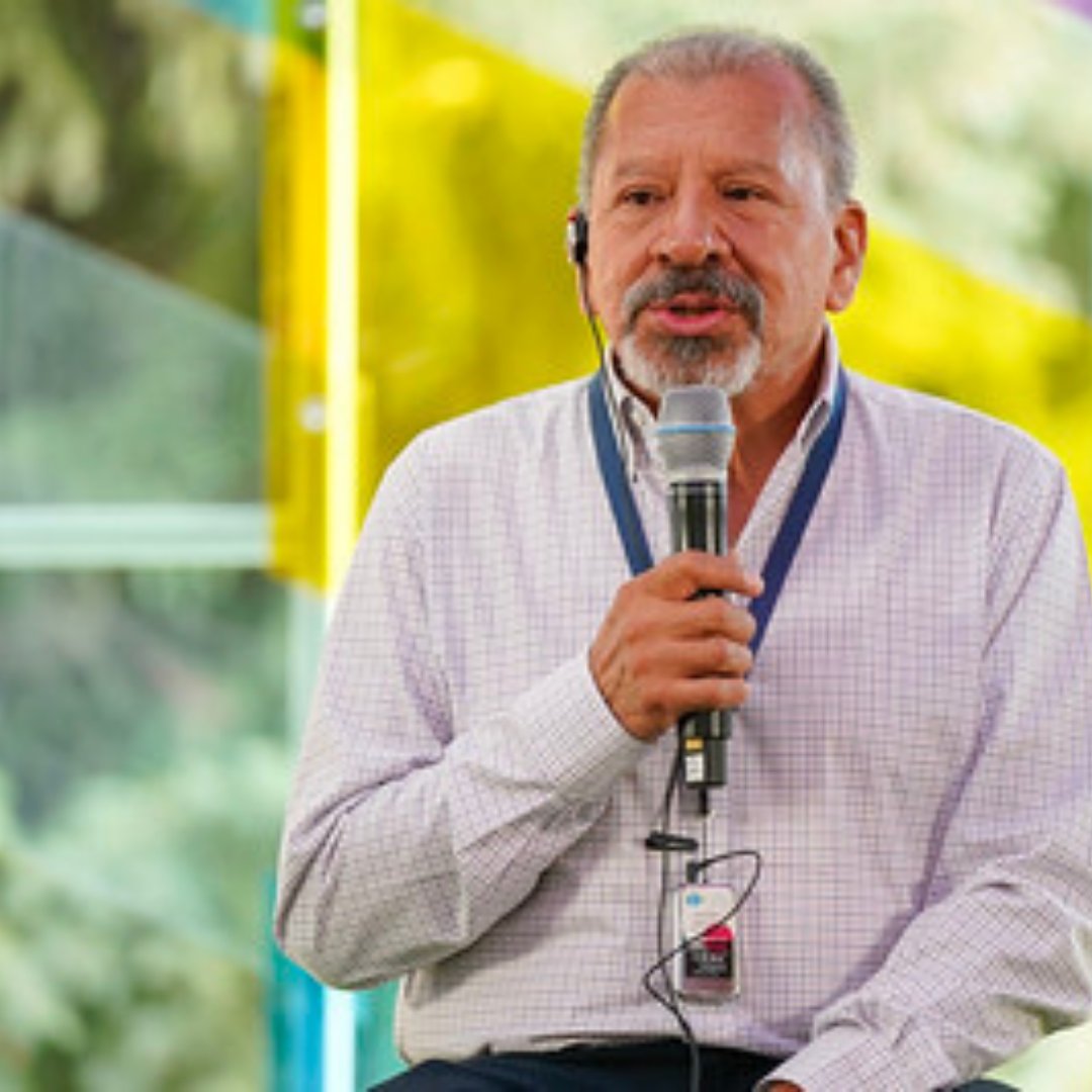 CKummer's tweet image. How did a tiny Mexico City taqueria win the first Michelin star for a taco? A particularly soulful owner, Mario Hernandez Alonso, who told me that our @aspenideas Culinary Conversation made him feel important. He was the most important person there.
@michelinguidena