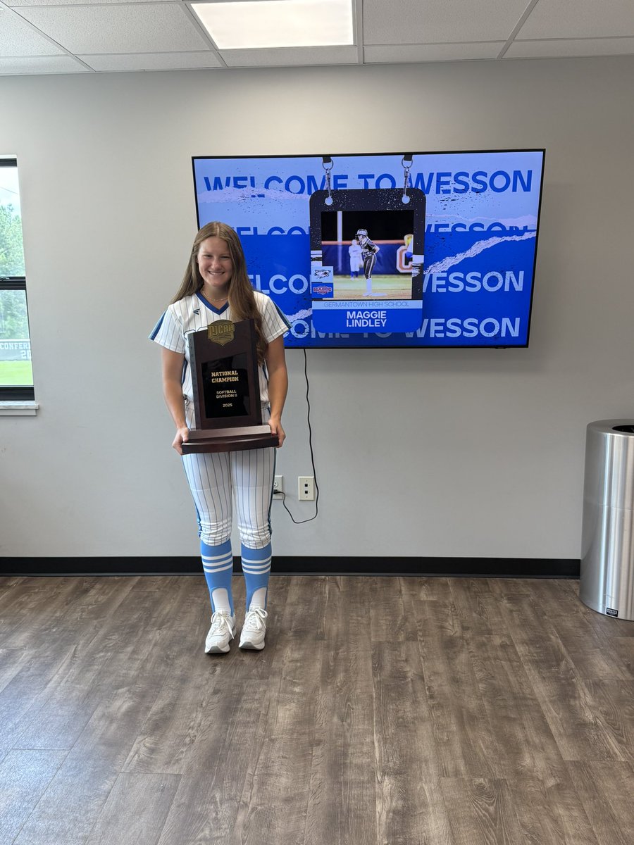 Maggie Lindley tweet media