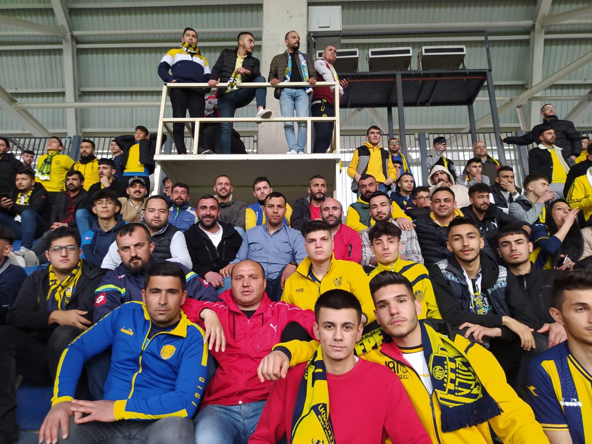 Hep aynıyız bı buyuz.  Hayrlı cumalar