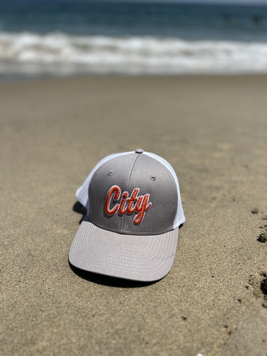 CoachJones_ftbl's tweet image. From Fayetteville to Sandbridge. Dead period is a great time to spend time with family and friends. The best part is that football season is on the other side. Can&apos;t wait to roll into the 2025 season!