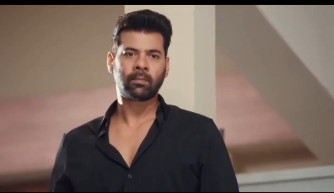 Yug hearing everything Kairi and Kundan were saying and that little fist clench when Kundan tried to hurt her.... That said everything.

#ufffyehlovehaimushkil