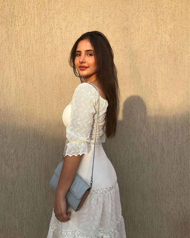 jackedx's tweet image. TESTE SOCIAL:

Você é um homem bem sucedido, com casa, automóvel e sheipado

Você tem essas duas opções:

Marina: 20 anos, estudante, cristã, prendada, sonha em casar e ser mãe antes dos 30.

Elba: Médica, 33 anos, ambiciosa, sonho em ser neuro cirurgiã, doutorado, mestrado,…