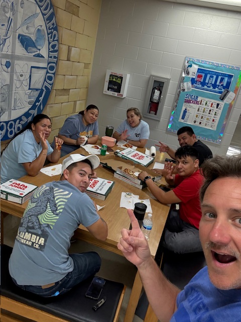 When our summer floor waxing crew does this good a job, I just had to break bread with them. 

Lunch on me! 

Thank you to all the summer crews getting all school buildings ready for the upcoming school year. 👏

#GeneralsLEAD