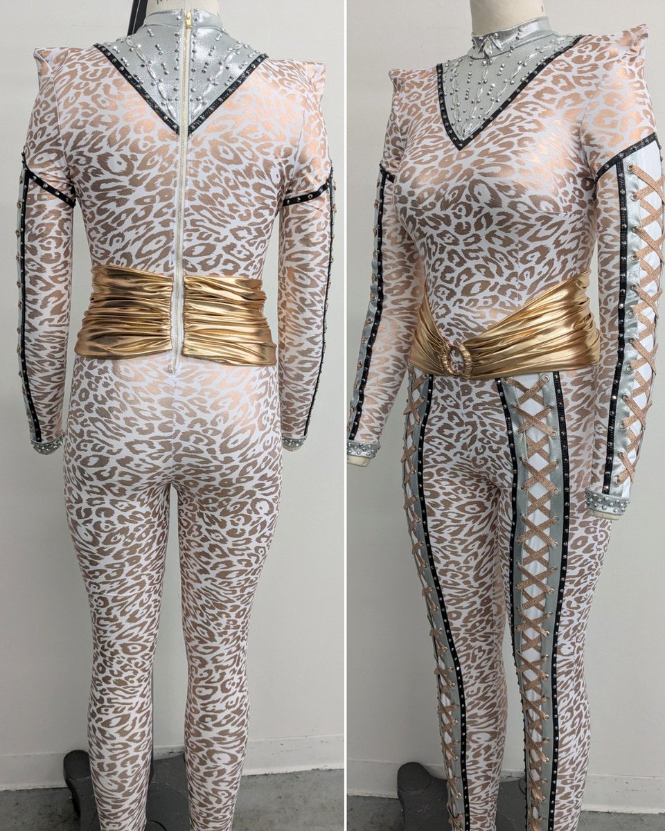 nogimmickgear's tweet image. So fierce! New gear designed and made for @TheVibeBri ! 
🤍💛🤎
#wwe @wwe #bfab #smackdown #womenswrestling #customwrestlinggear #prowrestlinggear #wrestlinggear