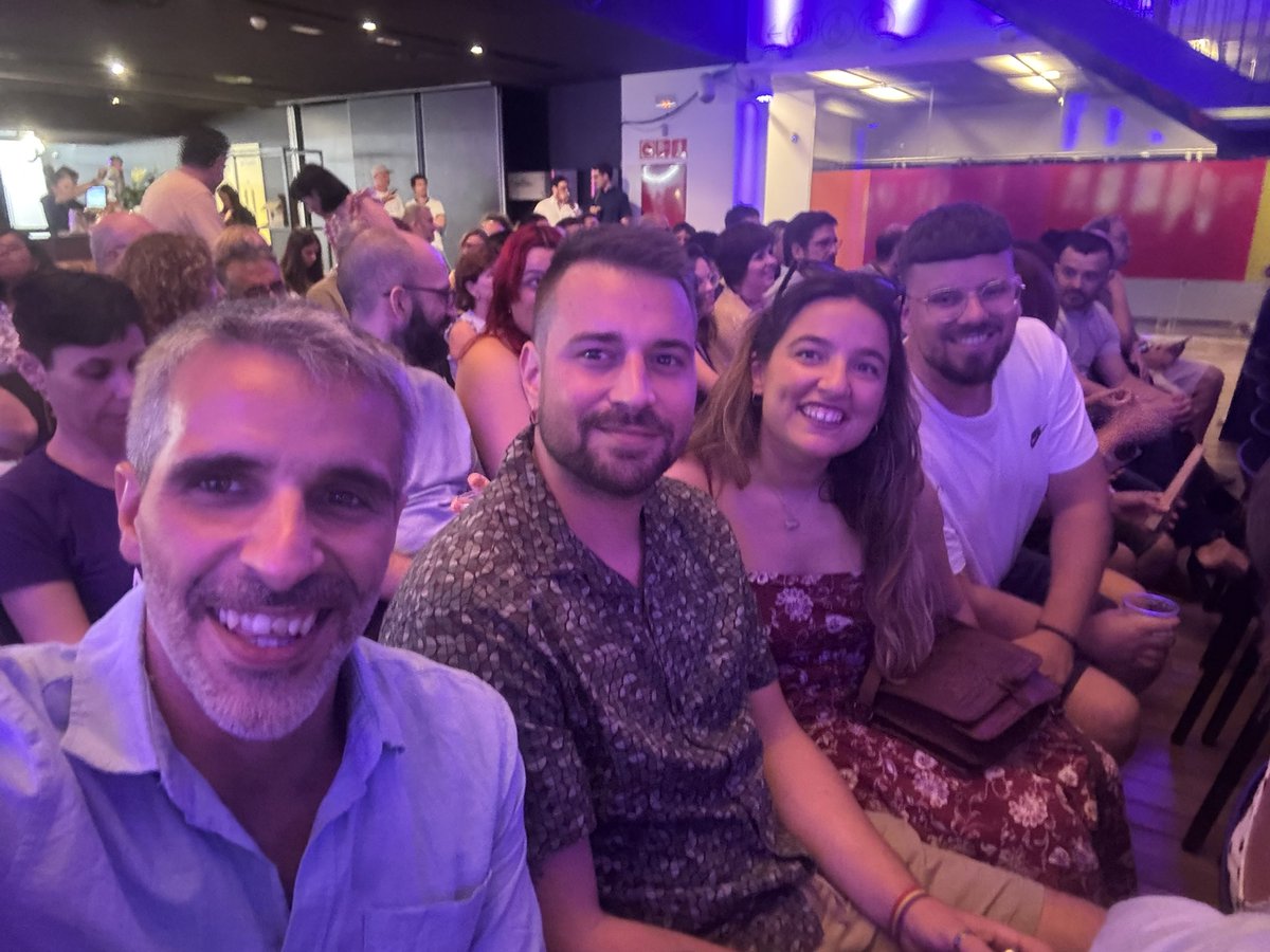 Pau Vivas (@pauetevilo) on Twitter photo Enhorabona a <a href="/eldiariocv/">elDiariocv.es</a> per l’èxit de la seua Festa pel valencià.
La llengua és el nostre dret i els drets es defensen. Enhorabona a <a href="/eldiariocv/">elDiariocv.es</a> per l’èxit de la seua Festa pel valencià.
La llengua és el nostre dret i els drets es defensen.