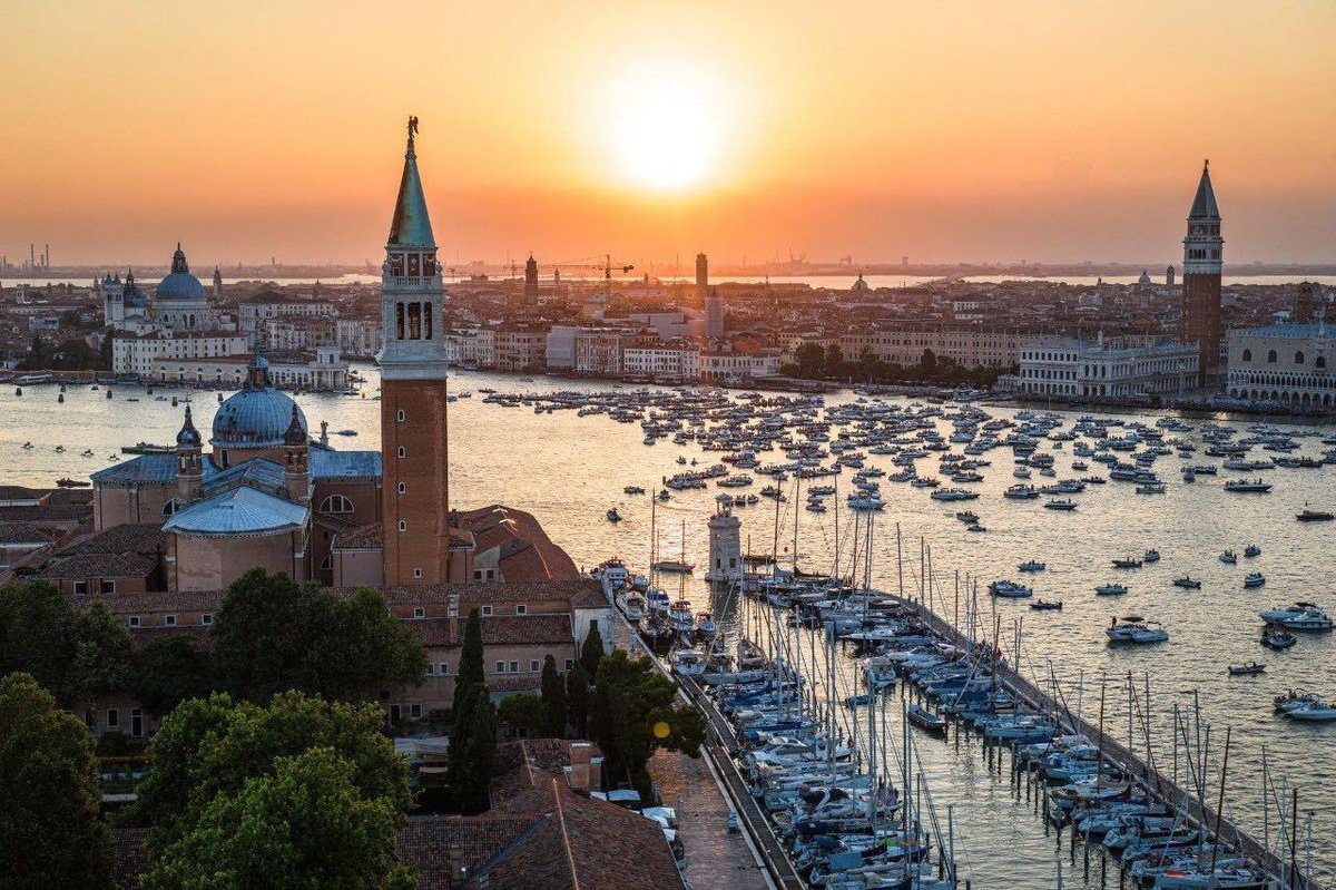 🔹 Sempre da lunedì 7 saranno aperte anche le prenotazioni per le barche e saranno previste delle aree di ormeggio suddivise per tipologia di natanti e imbarcazioni secondo il modello consolidato delle ultime edizioni.