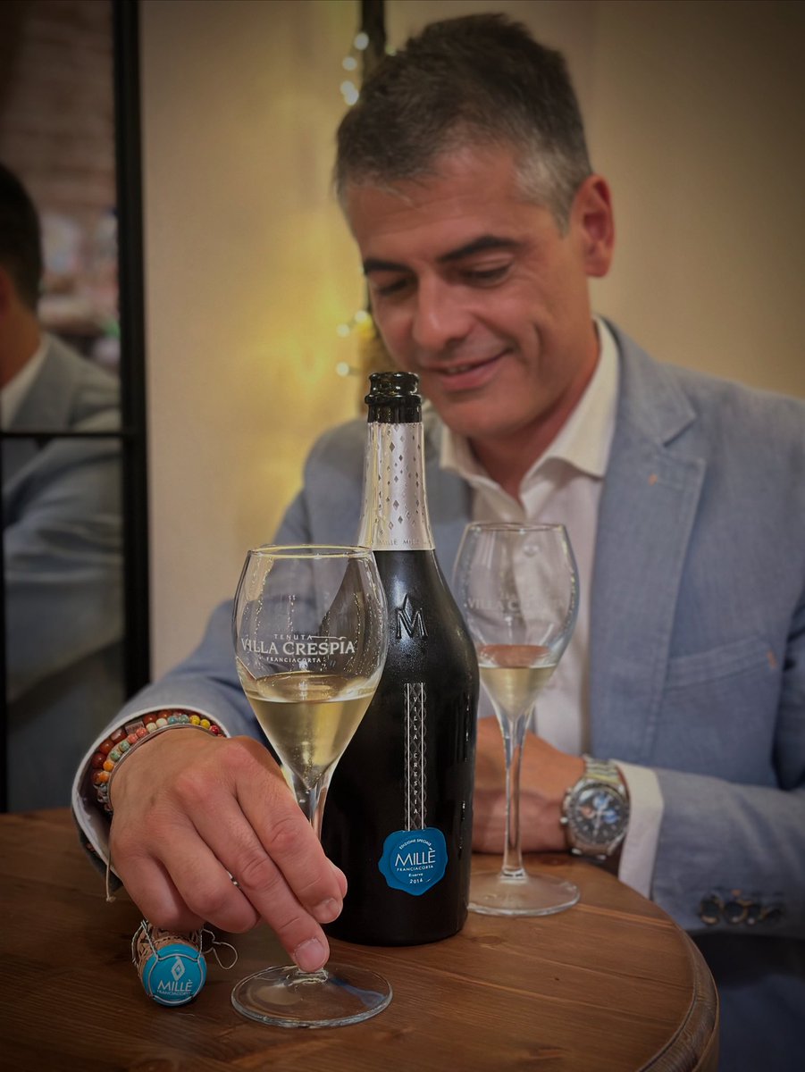 ✨1 luglio 2025. 
Si brinda a nuovi inizi, nuove sfide… e (forse) anche a qualche bottiglia in più in cantina❗😄 Inizia il mio nuovo percorso come Family Banker per <a href="/BancaMediolanum/">Banca Mediolanum</a> : entusiasmo a mille, emozione tanta e come sempre… la bottiglia giusta al momento giusto.