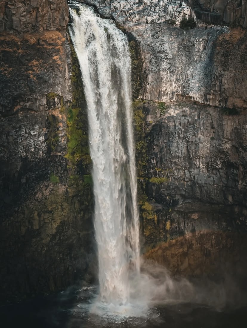 It's always a treat to see Washington's official state waterfall. 📍Palouse Falls 
 #StateOfWaTourism #WaState #PNW

📸: brenarene | IG