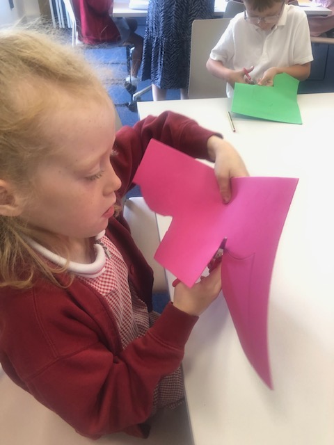 CroftonInfants's tweet photo. Grasshopper class enjoyed a brilliant workshop at the Wakefield Exchange today - creating their own boot  to tell people about themselves in response to the work of Jason Wilsher @JASONWILSHERMIL https://t.co/HlDH0Hqil2