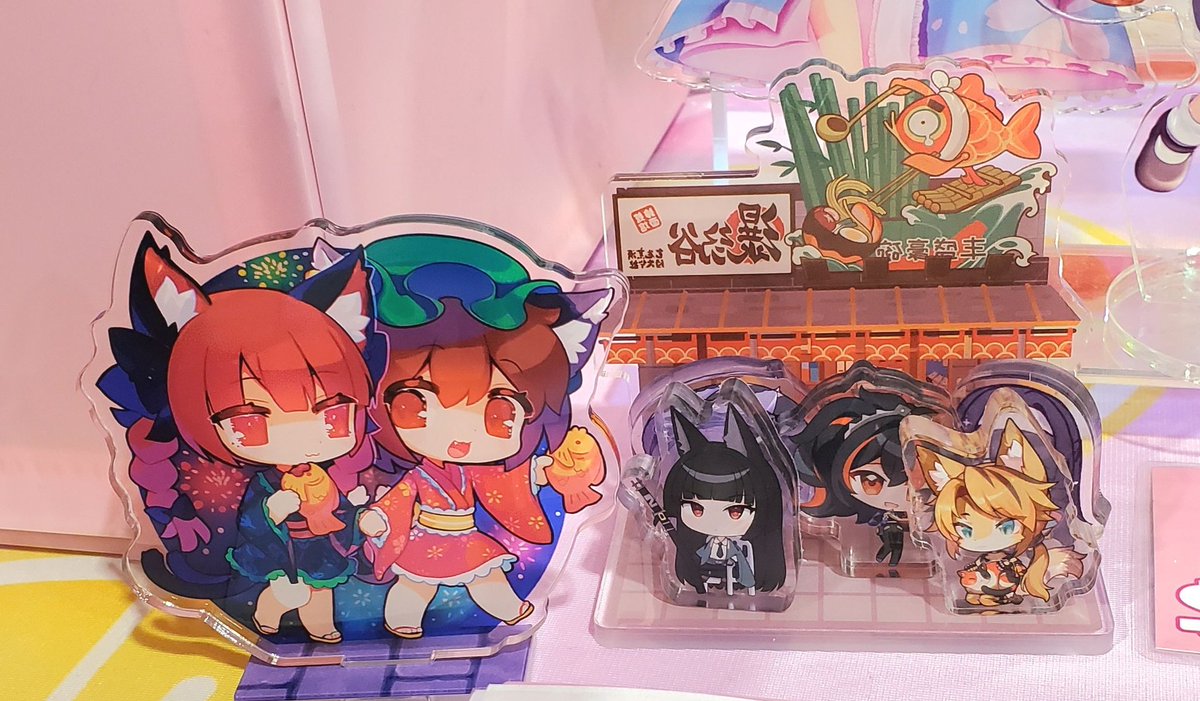 LemonCremeS's tweet image. Here&apos;s my artist alley table for AX! Stop by Table B57 for Touhou, ZZZ, and Macross stamp rallies! 🍋 
#AX2025ArtistAlley #AXArtistAlley2025