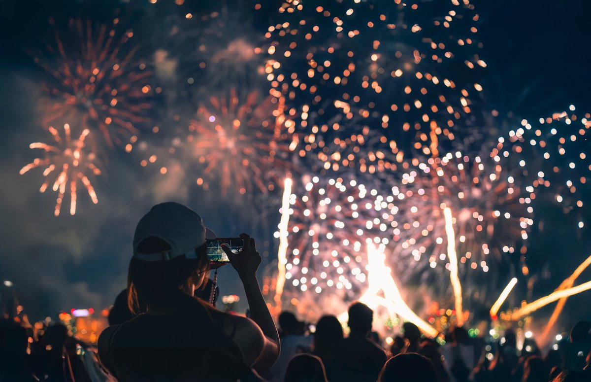 ArlCountyBoard's tweet image. Fireworks light up the sky this July 4, and Arlington offers some of the best views in the region. Whether you’re near the Iwo Jima Memorial or Long Bridge Park, enjoy the night safely and plan ahead.
More info: arlingtonva.us/Government/Top…