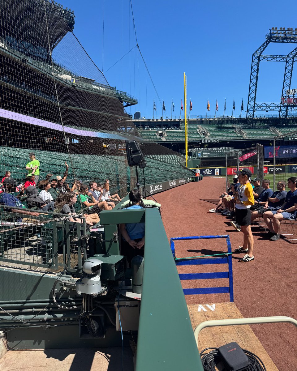 SongforCharlie's tweet image. More than 100 kids, ages 6–16, took the field at @TMobilePark for an unforgettable day with @Mariners players and athletic trainers as part of @PBATS Play—a Major League Baseball initiative to promote healthy, active lifestyles for youth across the country. ⚾️

@SongforCharlie…