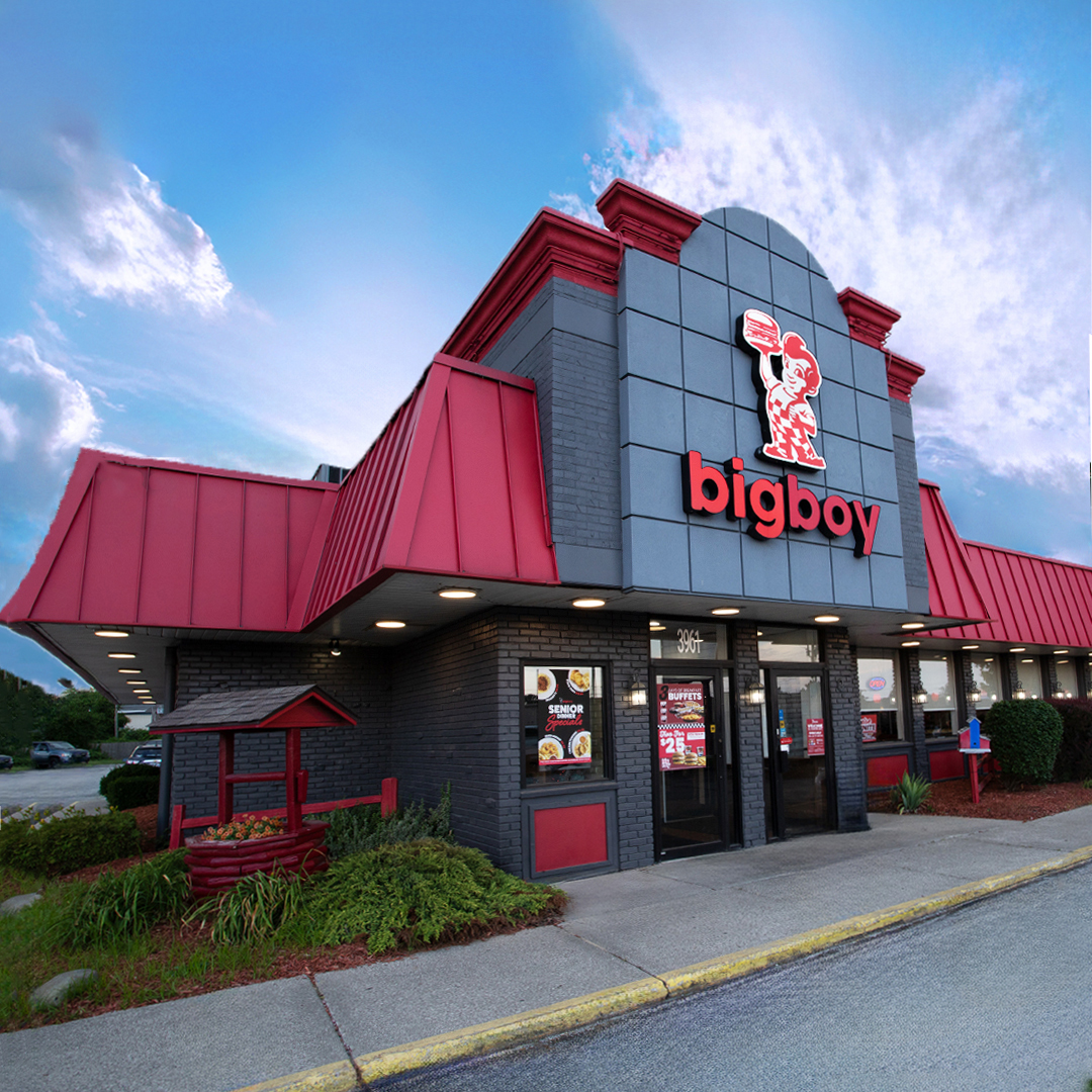 This is where all my best decisions happen. Spoiler: most of them include getting a side of Big Boy sauce. 

#ItsYourBigBoy #Midwest