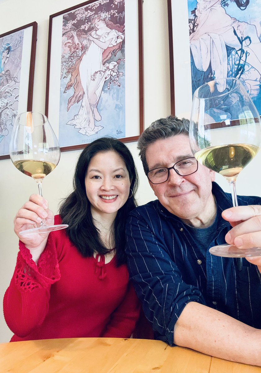 Journey with me and Bob Paulinski MW as we go through six wines in our second blind tasting challenge! There are some zingers, a few hot takes, but it’s just two Masters of Wine going through the process and enjoying the camaraderie.

youtu.be/MMgW4y31ZuY?si…

#wine #winetasting