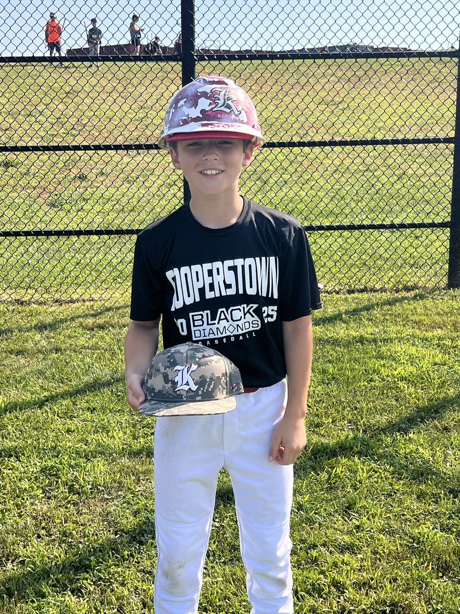 Our 4 Grit Players of the Day this week at our Advanced Camp <a href="/KingsParkBSB/">Kings Park Baseball</a> 
7th Grader Jeremy Katz
9th Grader Mark Block
7th Grader Max Kemnitzer
7th Grader Frankie Rodrigues (Camper of the Week)

10/10 Kids.

#NothingEasy 🧃🎧🕶️