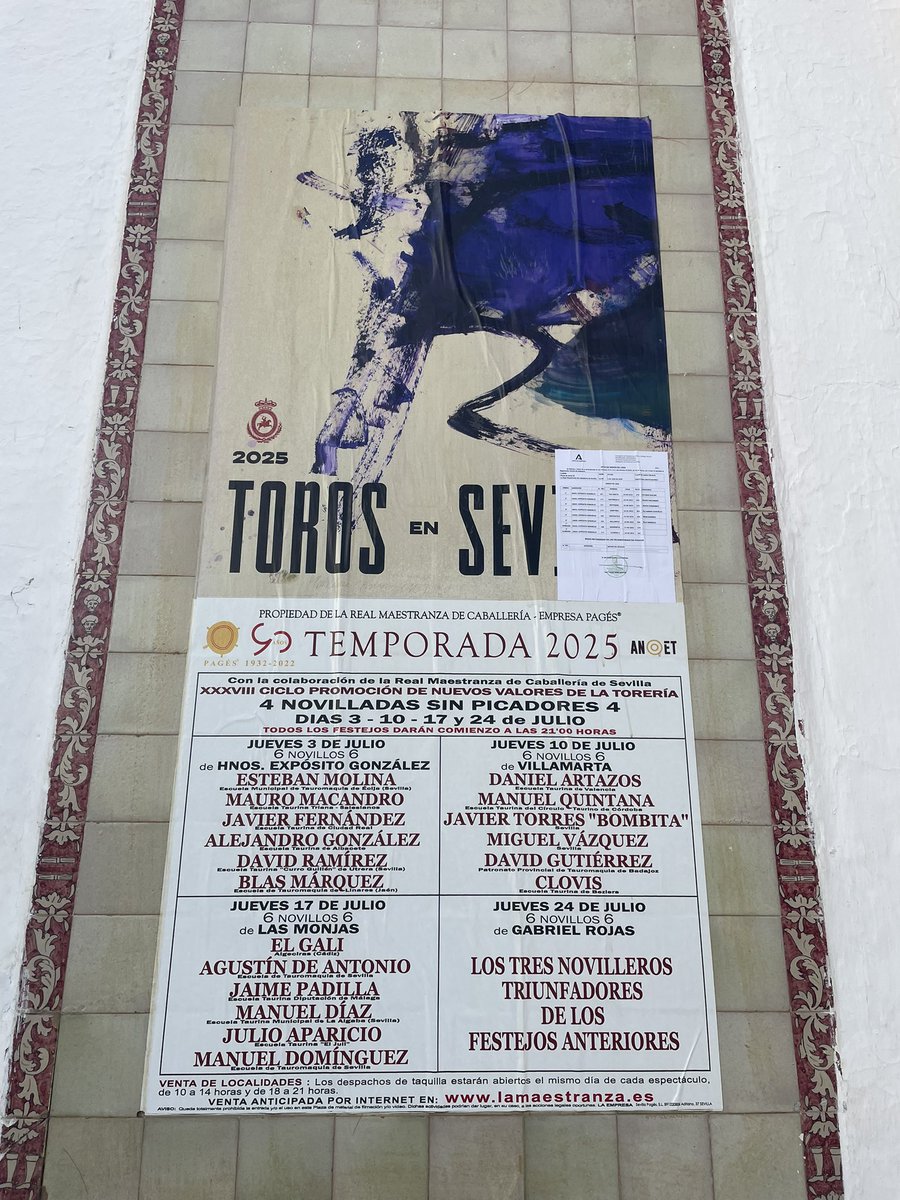 Hoy se aplica el nuevo Reglamento Taurino de Andalucía en la Real Maestranza de Sevilla coincidiendo con las Novilladas sin Picadores de Promoción.
Deseo a los 18 novilleros lo mejor en estos jueves de julio que se han convertido en una cita ineludible para los buenos aficionados
