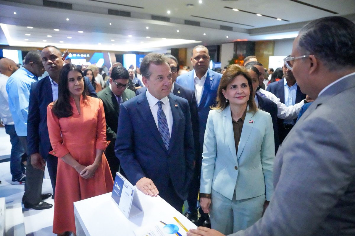 itobisono's tweet photo. Asumir la calidad como política de Estado implica ir más allá del diseño. Necesitamos herramientas para evaluar, corregir y avanzar. Por eso hoy presentamos el Sistema de Evaluación y Monitoreo de la Política Nacional de la Calidad 2024–2028.

#ForoCalidadRD
#CODOCA https://t.co/emEJczKoyo