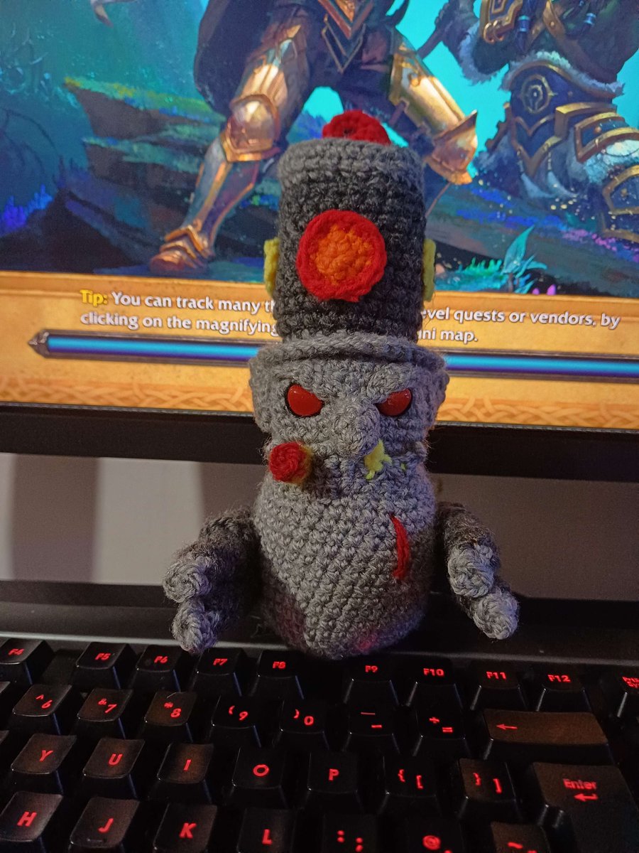 CrimsonGio's tweet image. Montura de Gallywix en el juego y en la vida real!! Gracias @SweetsSuggus por el detalle &amp;lt;3