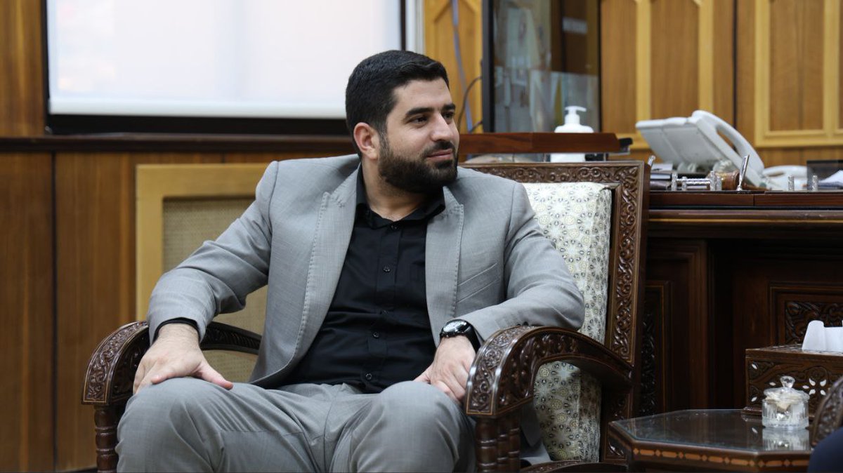 SyrMOfj's tweet image. بهدف تعزيز التعاون الإعلامي والقضائي، زار وفد من الوكالة العربية للأنباء "سانا" برئاسة المدير العام للوكالة "زياد محيميد" السيد وزير العدل "مظهر الويس" في مبنى الوزارة بدمشق.
خلال اللقاء استعرض الدكتور "مظهر الويس" أهمية دور الإعلام في نقل الحقائق والمعلومات للمواطنين، مؤكداً…
