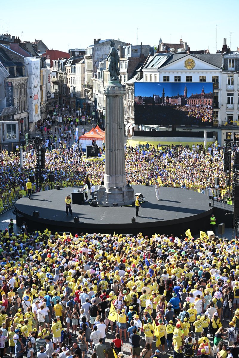 Arnaud Deslandes (@ardeslandes) on Twitter photo Que c’est beau, Lille, animée par la fête et la ferveur du <a href="/LeTour/">Tour de France™</a> !
Des sourires, du monde, de la vie partout dans la ville.
Lille rayonne, portée par l’énergie de toutes et tous💛 Que c’est beau, Lille, animée par la fête et la ferveur du <a href="/LeTour/">Tour de France™</a> !
Des sourires, du monde, de la vie partout dans la ville.
Lille rayonne, portée par l’énergie de toutes et tous💛