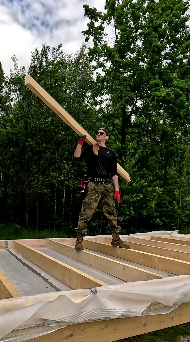 Friends, I'm building a Thulean Hyperborea. Run away from your cities and join to live in the forest!