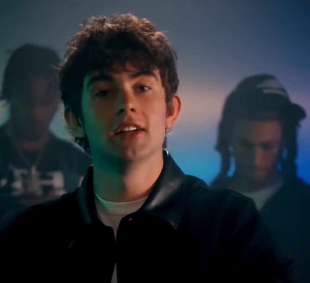 damn im on my  purplecoupes shit
yeah, my #headphones on ..