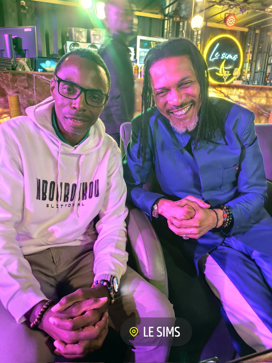TitiNdema's tweet photo. Un très bel échange avec la légende @Song_Officiel_4 🙏🏾🎊🎂
Bon et joyeux anniversaire
#TheLegend #Magnan #CaptCourage https://t.co/P2j8I2f9x2