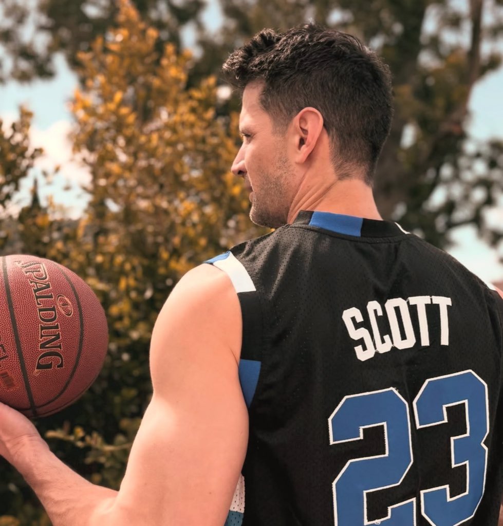 nathanthinkr's tweet image. signed &amp;amp; unsigned #23 jerseys are now available on jameslafferty.store, go order one now! 💙🏀