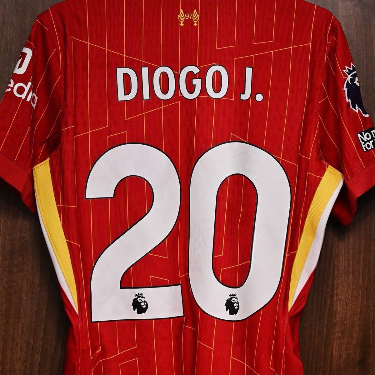 Liverpool have confirmed that the number 2️⃣0️⃣ shirt will be rightly immortalised in honour of Diogo Jota. 💔🇵🇹🕊️
