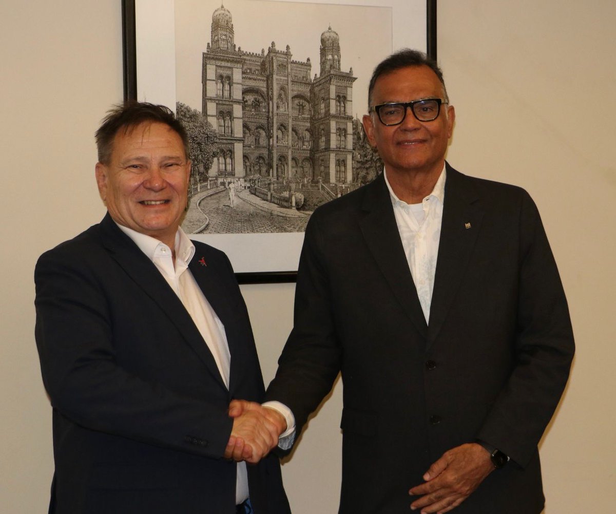.<a href="/UNITAID/">Unitaid</a> director visits #Fiocruz to discuss innovation and production in health. bit.ly/4kmNSFt