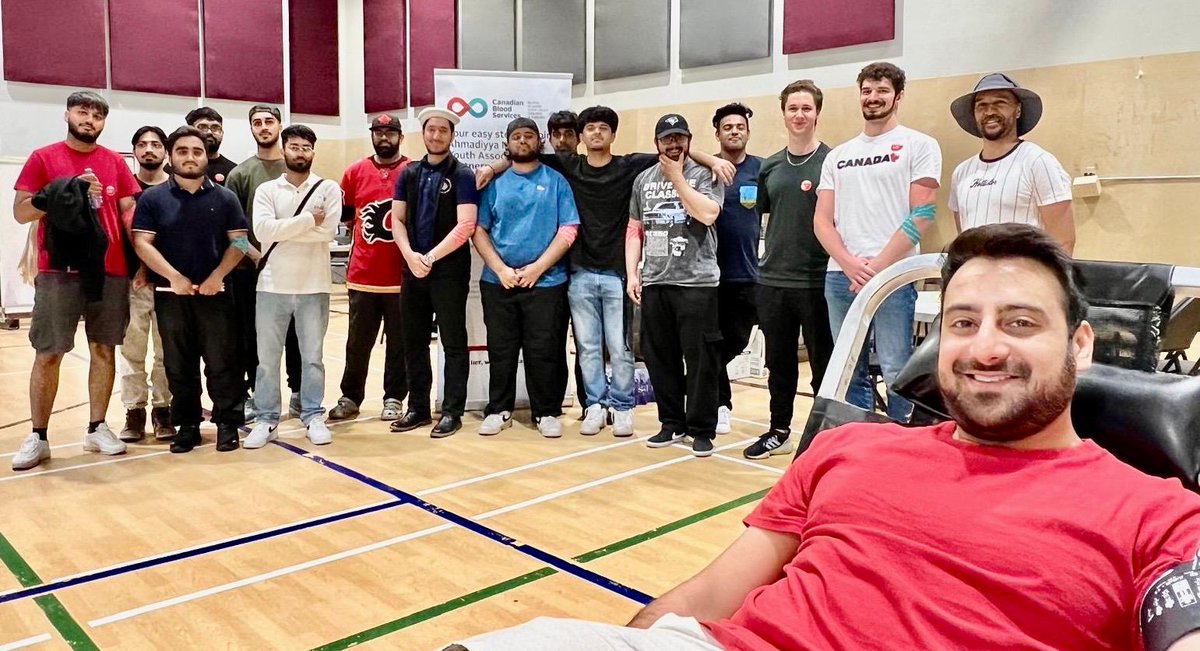 Making #CanadaDay count in Calgary!

More than 100 Ahmadiyya Muslim Youth participated in a blood donation drive on Canada Day, contributing to our community's health &amp; helping those in need.

𝟭𝟬𝟭 𝘂𝗻𝗶𝘁𝘀 𝗼𝗳 𝗯𝗹𝗼𝗼𝗱 were collected by <a href="/CanadasLifeline/">Canadian Blood Services</a> 

#CanadasLifeLine