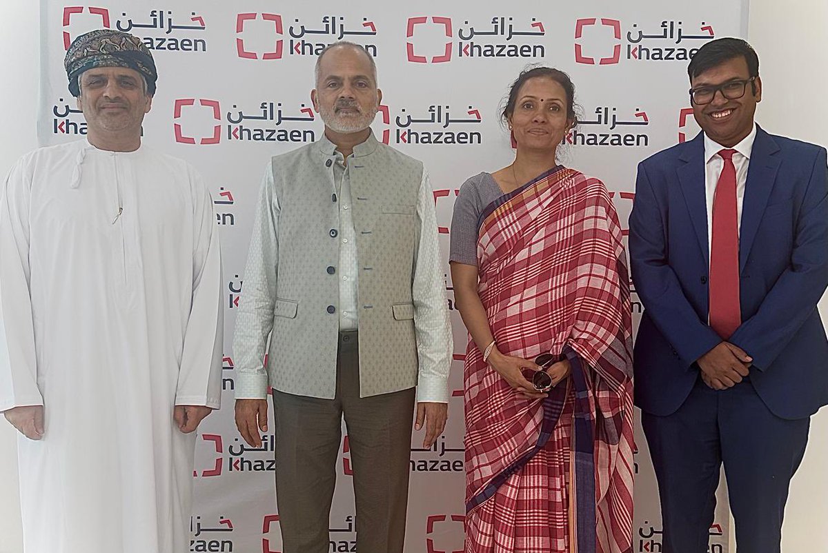 تشرفنا في مدينة خزائن الاقتصادية بزيارة سعادة جي. ڤي. سرينيفاس، سفير جمهورية الهند المعتمد لدى سلطنة عمان، حيث اطلع سعادته على بيئة الاستثمار وما تقدمه مدينة خزائن من فرص استثمارية واعدة، إلى جانب عدد من المشاريع القائمة حالياً في المدينة.

وقد شكلت هذه الزيارة فرصة لتعزيز أواصر