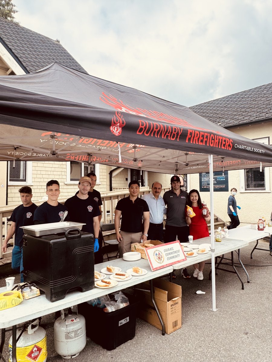 rajchouhan's tweet image. Community in Action: Thank you!

July BBQ by the  Society to End Homelessness in Burnaby was full of music, meals and moments of care. From hot showers to heartfelt tunes, compassion was everywhere.

To every volunteer, donor &amp;amp; guest—you make this movement real. #bcpoli