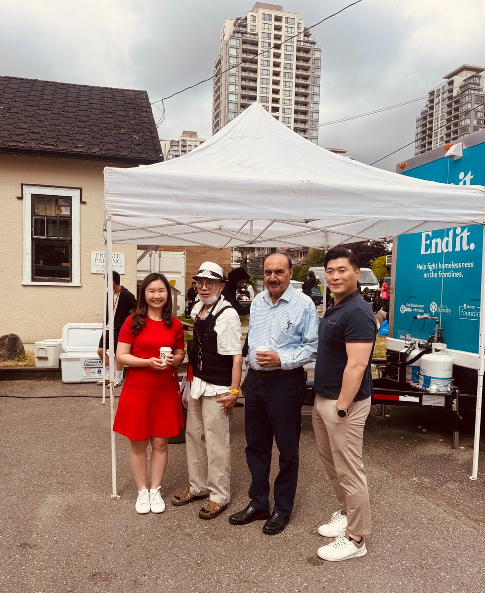 rajchouhan's tweet image. Community in Action: Thank you!

July BBQ by the  Society to End Homelessness in Burnaby was full of music, meals and moments of care. From hot showers to heartfelt tunes, compassion was everywhere.

To every volunteer, donor &amp;amp; guest—you make this movement real. #bcpoli