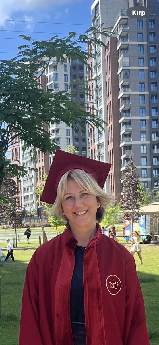 nuraltinok2's tweet image. Her daim eğitim, 
Her daim gelişim. 
Hayat öğrenci iken güzel. 
Bu güzellik devam edecek 🎓

#azim
#başarı
#gurur
@istinyeunivedu