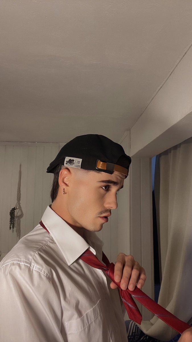 joseeCDMG's tweet image. A ver quién adivina las referencias del look ⭐️