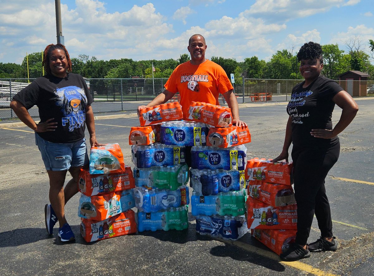 Big thanks to Shepard Teacher Ms. Shannon &amp; all the ladies of Zeta Phi Beta Sorority, Inc. 
Tau Psi Zeta Chapter for their hydration donation to the Astros.