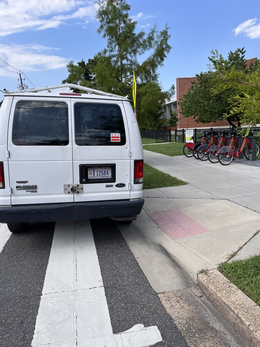 delmarva_dc's tweet photo. @MayorBowser @DCDPR @CMZParker5 : Kindly move your vehicle blocking the cross walk at Turkey Thicket. Ample legal parking. https://t.co/7l7psMuO9a