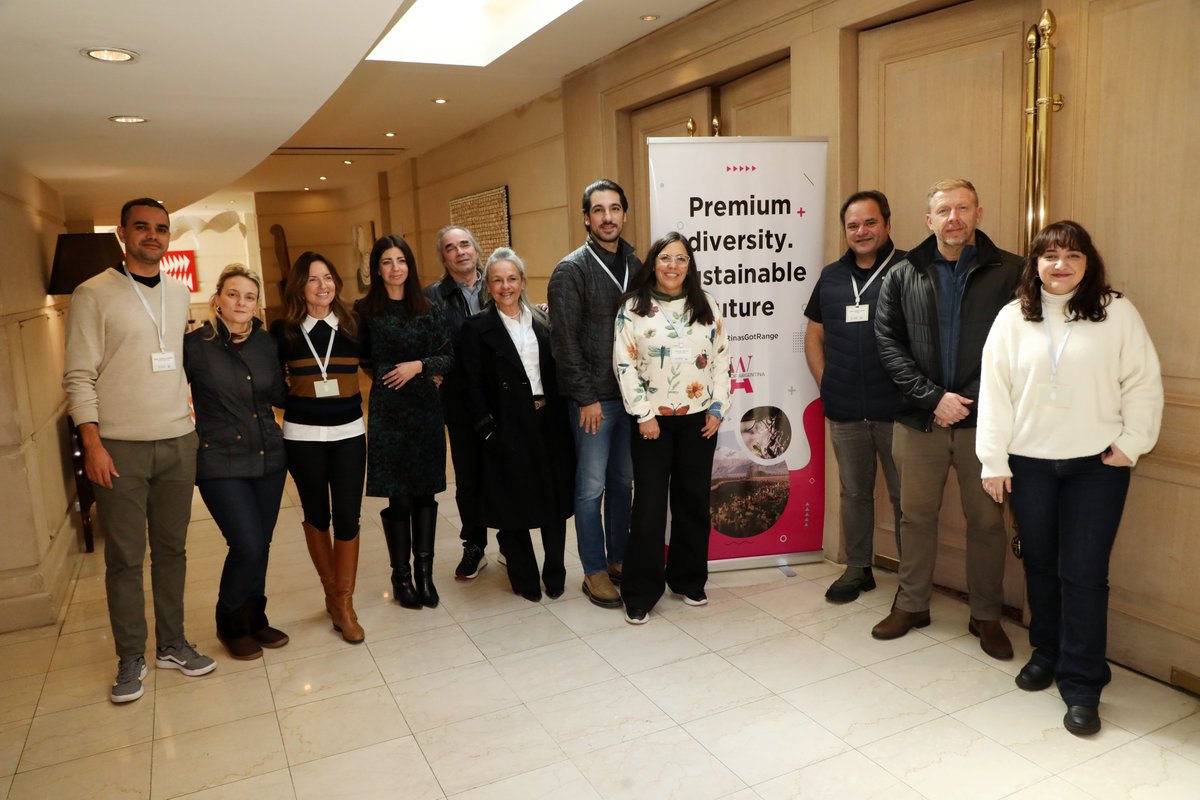 🎯 Estamos reforzando nuestra estrategia de posicionamiento en los mercados foco. Realizamos el #WorkshopEstratégico “El #VinoArgentino hoy: estrategias de adaptación y crecimiento”, y estamos desarrollando una misión comercial con Brasil. 📲 Leer más: winesofargentina.org/es/single-news…