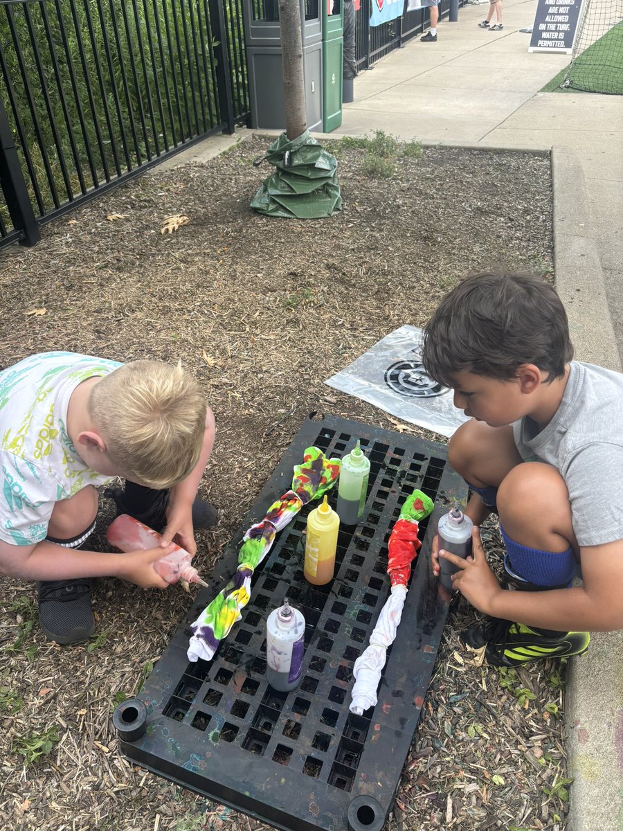 Nothing says summer camp like DIY tie-dye tees! ☀️🎨