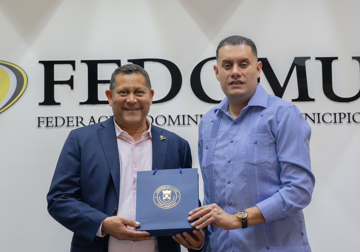 DO Sostenible (@dosostenible) on Twitter photo Nos reunimos en <a href="/fedomu/">fedomu(仮</a> para fortalecer el municipalismo y compartir experiencias. Un honor recibir al alcalde de Camuy 🇵🇷, <a href="/gabrielhr51/">Gaby Hernández</a>, junto a <a href="/nelsonanunez/">Nelson Nuñez</a>.
Creemos en la colaboración como motor de transformación. 💚
#DoSostenible #Municipalismo #CooperaciónTerritorial Nos reunimos en <a href="/fedomu/">fedomu(仮</a> para fortalecer el municipalismo y compartir experiencias. Un honor recibir al alcalde de Camuy 🇵🇷, <a href="/gabrielhr51/">Gaby Hernández</a>, junto a <a href="/nelsonanunez/">Nelson Nuñez</a>.
Creemos en la colaboración como motor de transformación. 💚
#DoSostenible #Municipalismo #CooperaciónTerritorial
