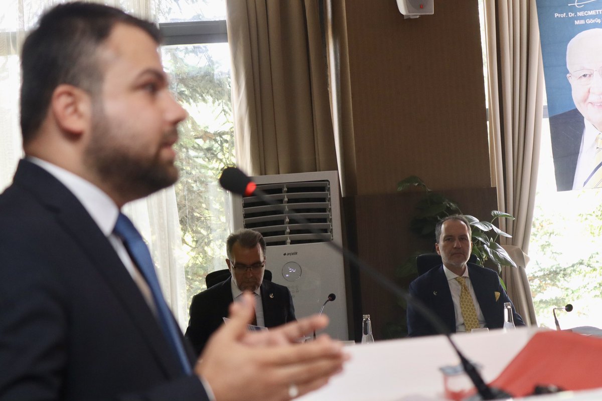 mfatihmujdeci's tweet photo. İl Başkanları ve İl Sorumluları Eğitim Kampımızın ikinci gününde sosyal medya ahlakı ve iletişim kurallarını anlattık. Teşkilat olarak bu prensiplere bağlı kalarak milletimize etkili şekilde ulaşmaya gayret edeceğiz. https://t.co/PLlPuX0jBH