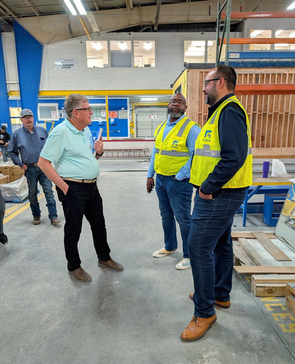GuerdonModular's tweet image. Honored to host @IamKeithCurry at our factory for a tour of their 250-bed @compton_college student housing project. Funded by SB169, this modular build will provide safe, inclusive housing for students facing homelessness and housing insecurity.
@BernardsBrosInc #StudentHousing